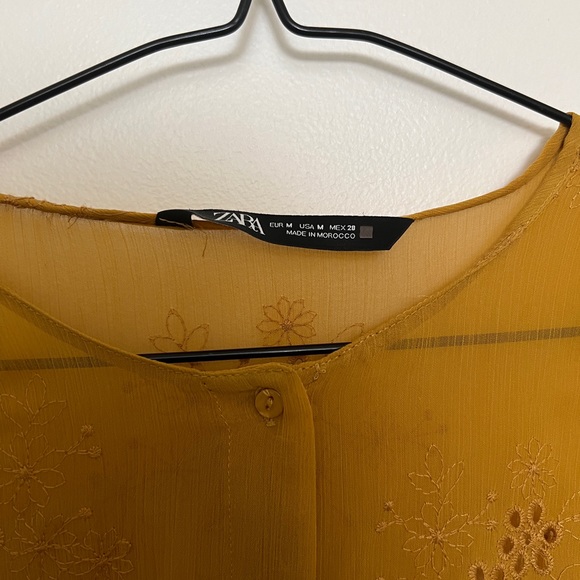 Yellow blouse - Picture 2 of 5